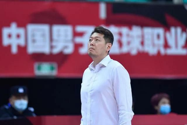 激情另类国内一区二区视频
